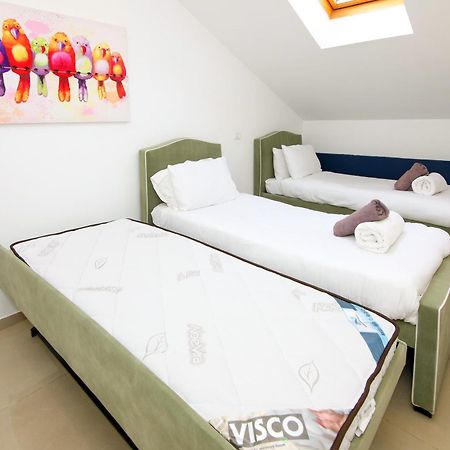 Saidoff, Amazing 4 Bedroom 3 Bath In City Center, Pool, Parking!!! Йерусалим Екстериор снимка