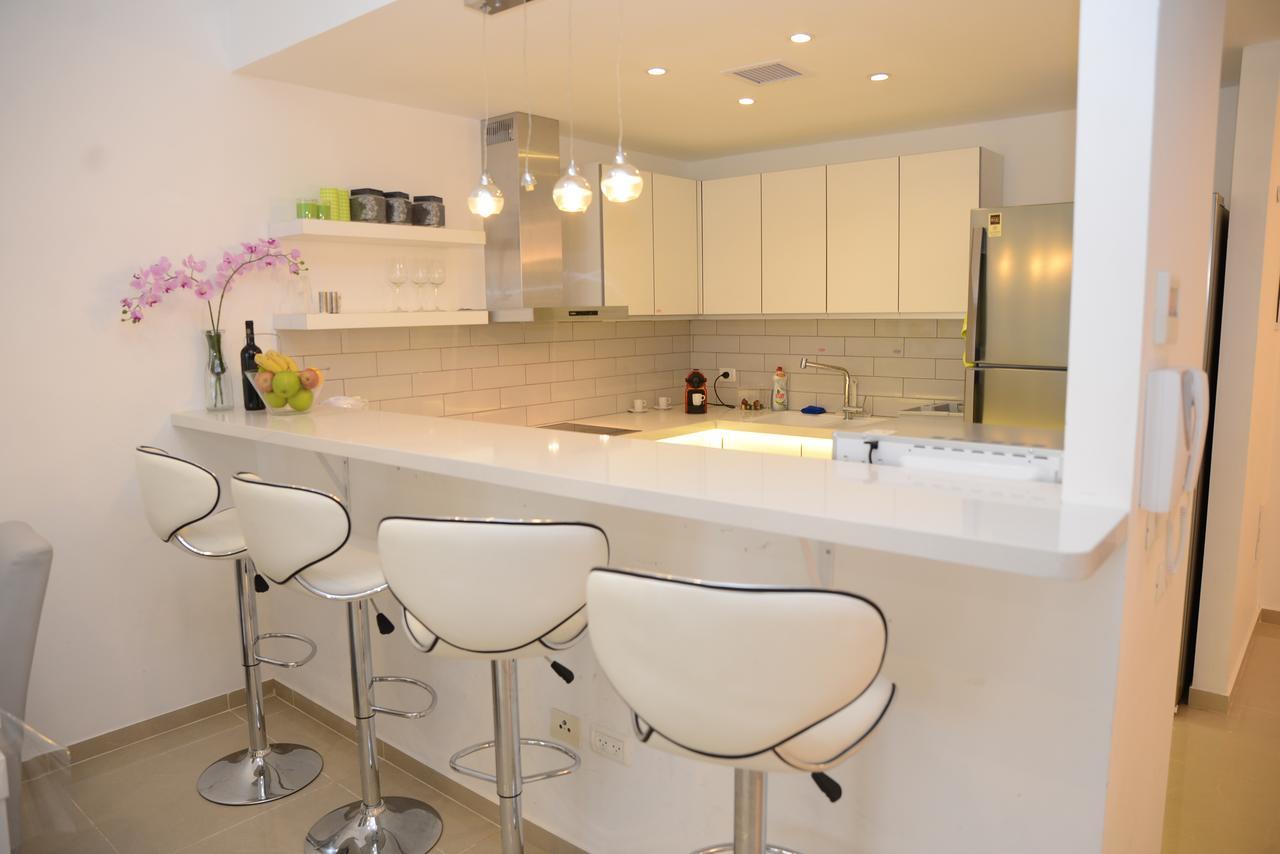 Saidoff, Amazing 4 Bedroom 3 Bath In City Center, Pool, Parking!!! Йерусалим Екстериор снимка