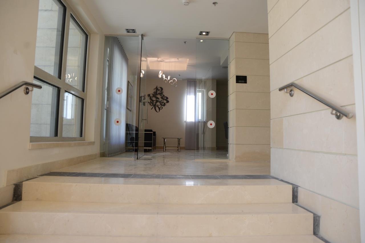 Saidoff, Amazing 4 Bedroom 3 Bath In City Center, Pool, Parking!!! Йерусалим Екстериор снимка