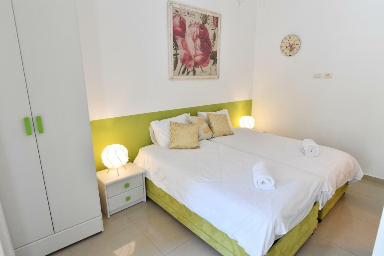 Saidoff, Amazing 4 Bedroom 3 Bath In City Center, Pool, Parking!!! Йерусалим Екстериор снимка