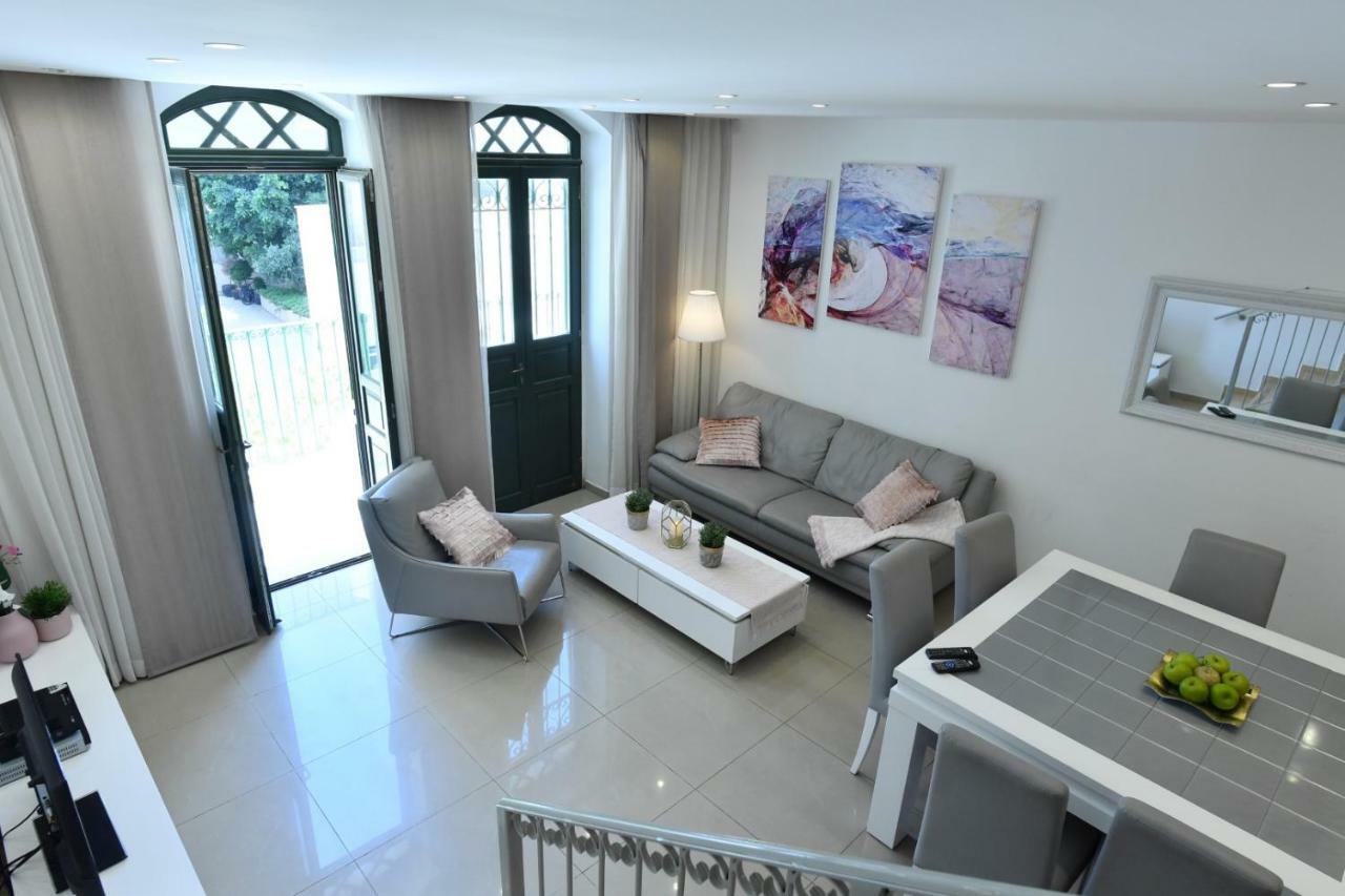 Saidoff, Amazing 4 Bedroom 3 Bath In City Center, Pool, Parking!!! Йерусалим Екстериор снимка